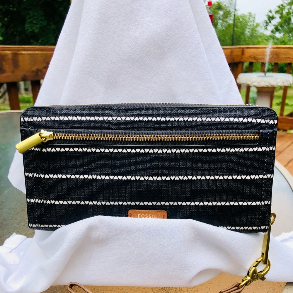 Fossil Logan Wallet Heart Pattern
